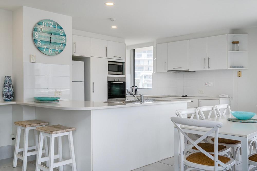 Rainbow Bay Resort Holiday Apartments 골드코스트 외부 사진