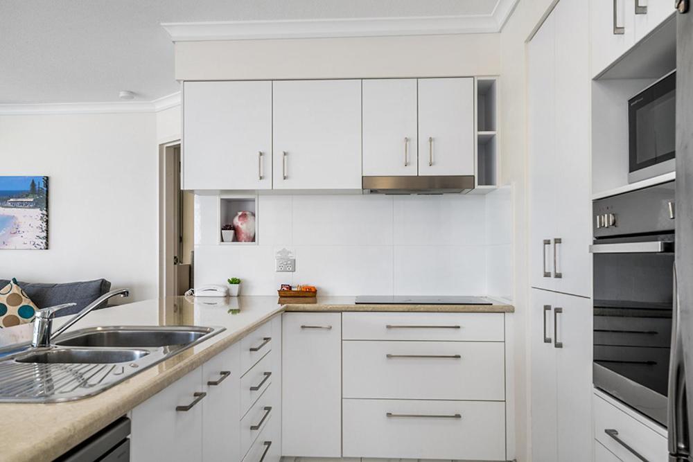 Rainbow Bay Resort Holiday Apartments 골드코스트 외부 사진
