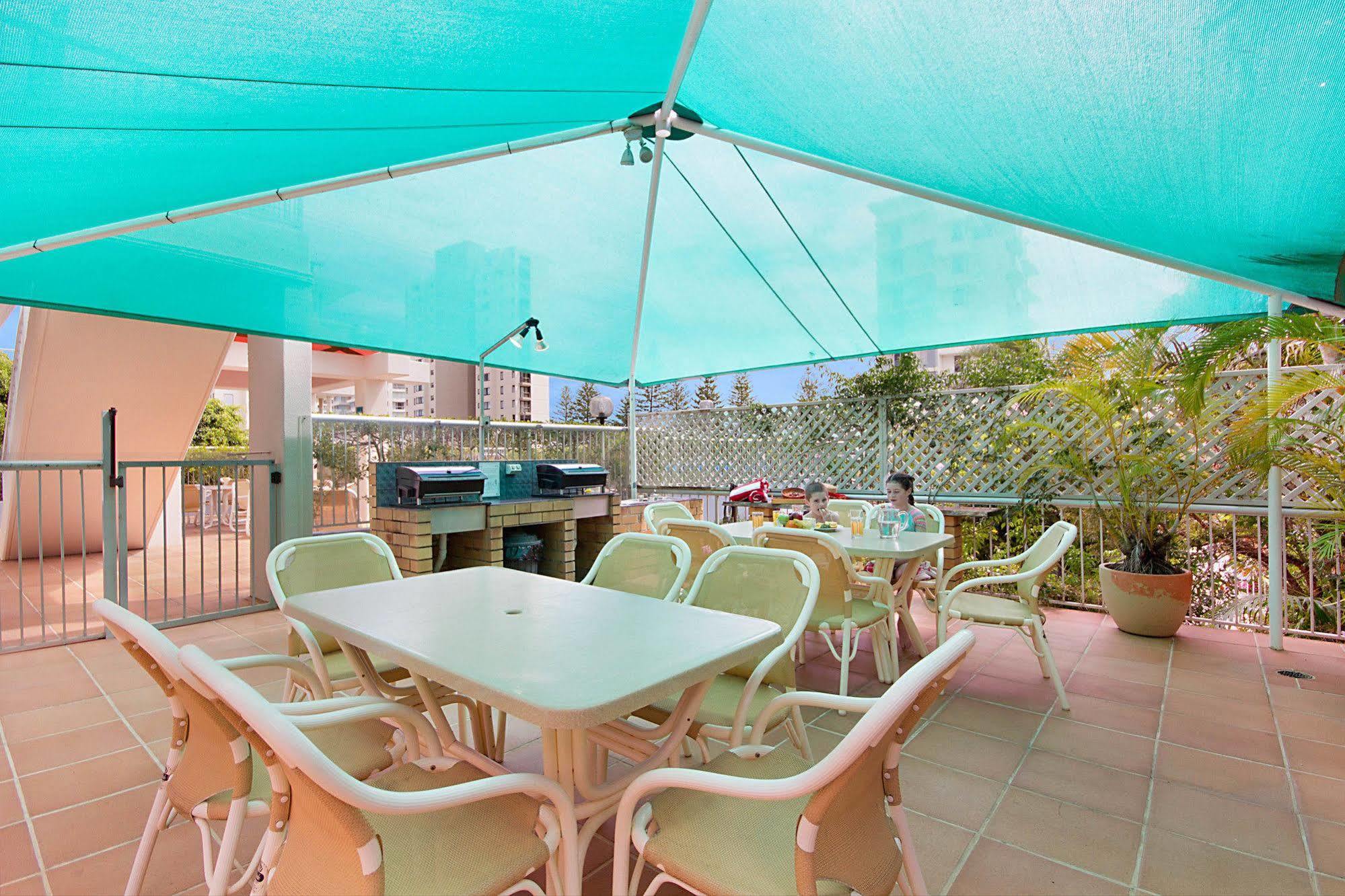 Rainbow Bay Resort Holiday Apartments 골드코스트 외부 사진